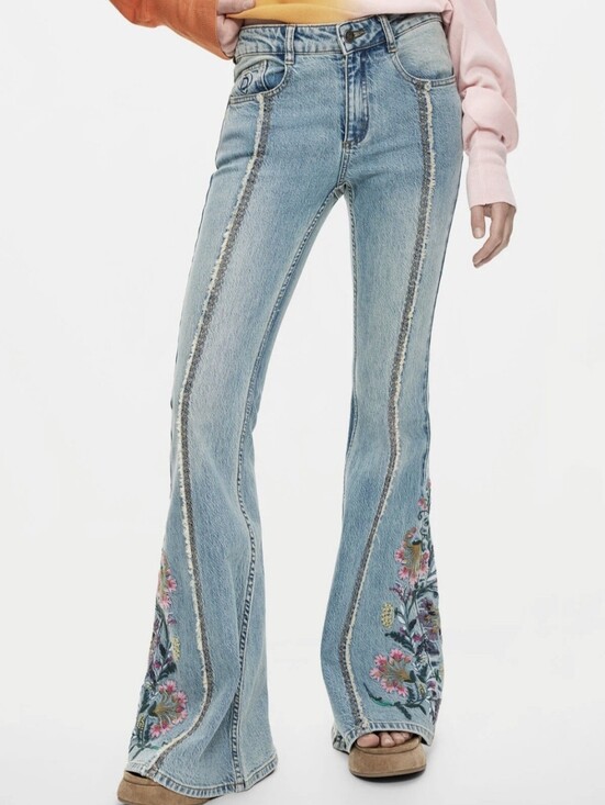 Desigual Denim - Desigual Jeans With Flower Topstitching SS26 Collection (Size 34/US 2) NWT